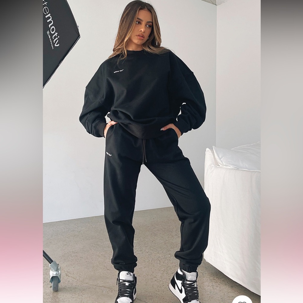 White Fox Boutique Women's Black Sweatsuit